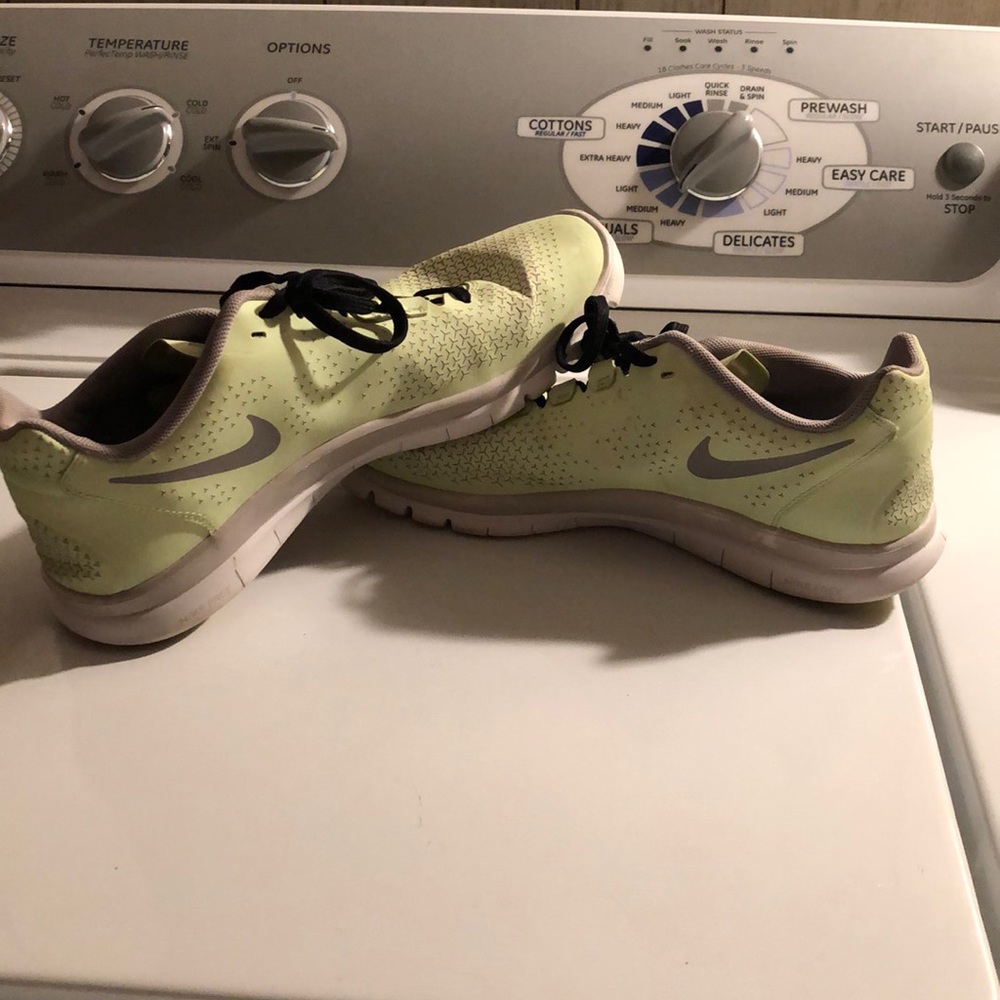Nike tennis shoes